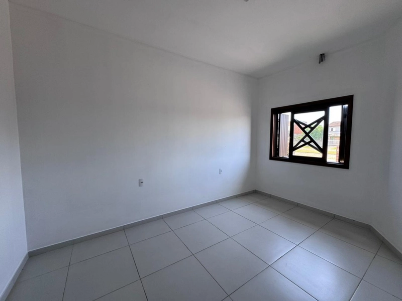 CASA COM AMPLO PÁTIO -  XANGRI-LA - MARINA: 9ª foto da galeria de imagens do imóvel