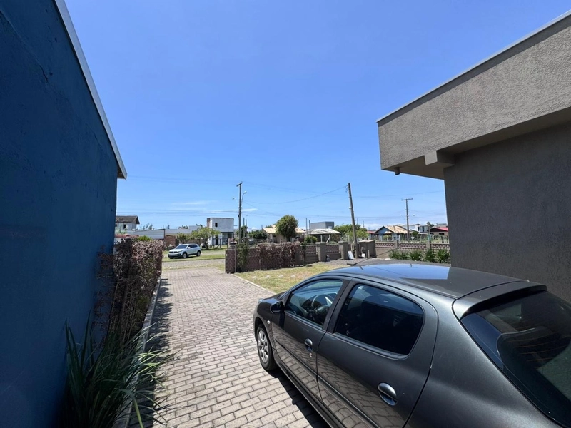 CASA COM AMPLO PÁTIO -  XANGRI-LA - MARINA: 3ª foto da galeria de imagens do imóvel