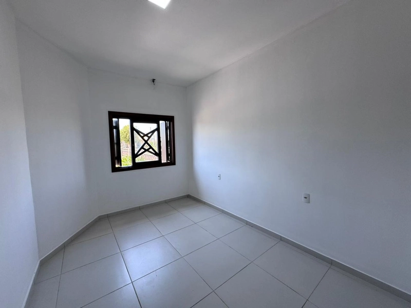 CASA COM AMPLO PÁTIO -  XANGRI-LA - MARINA: 12ª foto da galeria de imagens do imóvel