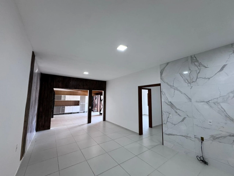 CASA COM AMPLO PÁTIO -  XANGRI-LA - MARINA: 4ª foto da galeria de imagens do imóvel