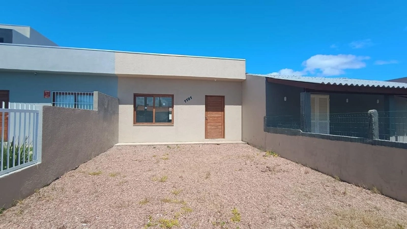 CASA A VENDA EM ATLANTIDA SUL: 1ª foto da galeria de imagens do imóvel