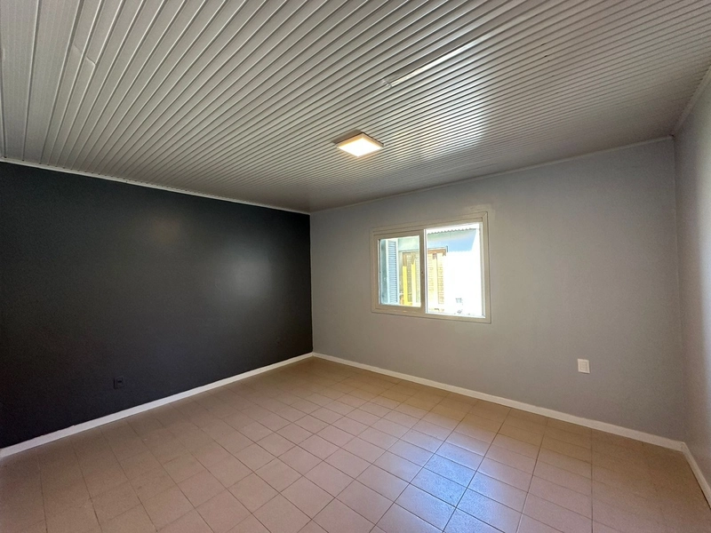 CASA NO CENTRO DE XANGRI-LA / AMPLO TERRENO 450M²: 4ª foto da galeria de imagens do imóvel