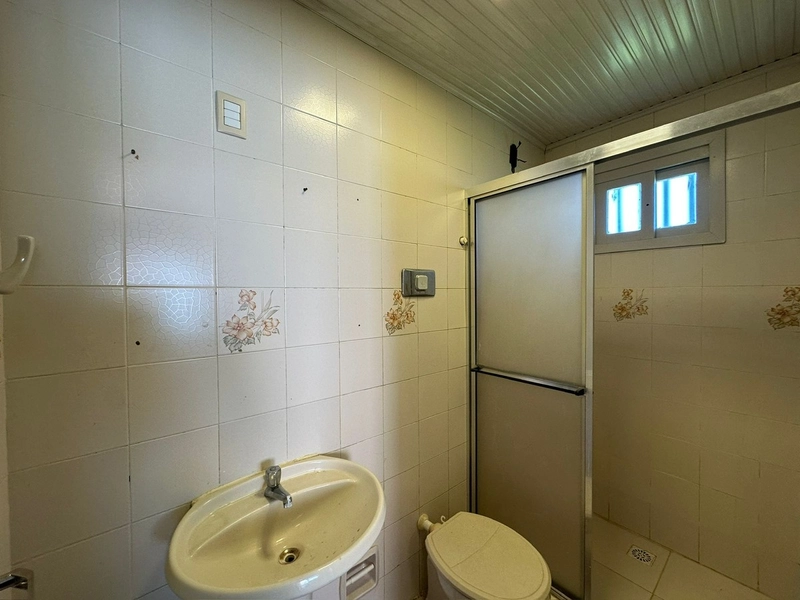 CASA NO CENTRO DE XANGRI-LA / AMPLO TERRENO 450M²: 13ª foto da galeria de imagens do imóvel