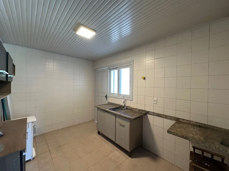 CASA NO CENTRO DE XANGRI-LA / AMPLO TERRENO 450M²: 10ª foto da galeria de imagens do imóvel