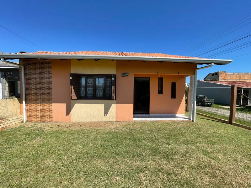 CASA EM TERRENO INTEIRO 2 QUADRAS DO MAR! CAPÃO DA CANOA: 3ª foto da galeria de imagens do imóvel