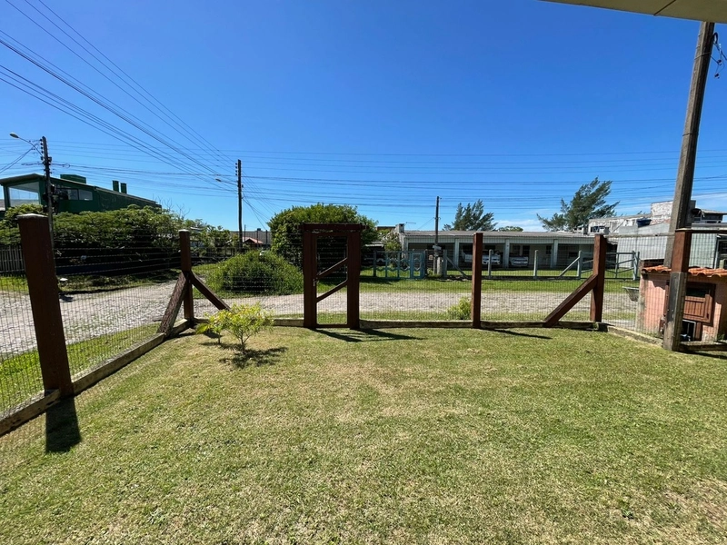 CASA EM TERRENO INTEIRO 2 QUADRAS DO MAR! CAPÃO DA CANOA: 7ª foto da galeria de imagens do imóvel