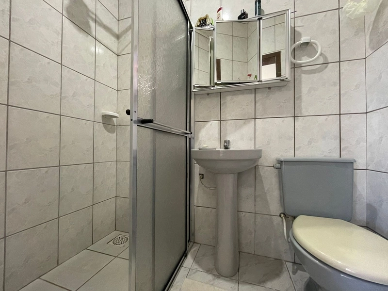 CASA EM TERRENO INTEIRO 2 QUADRAS DO MAR! CAPÃO DA CANOA: 8ª foto da galeria de imagens do imóvel