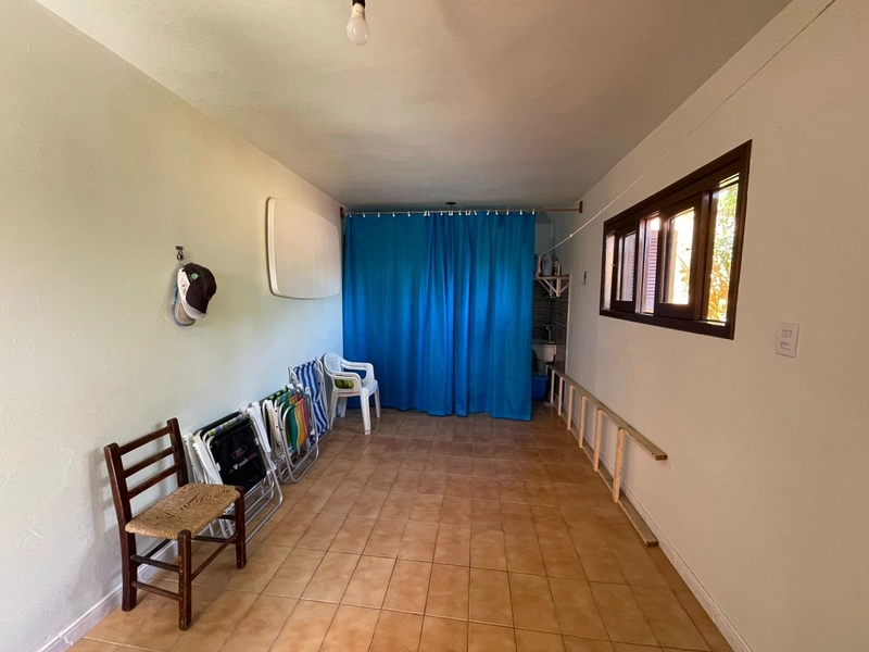 CASA EM TERRENO INTEIRO 2 QUADRAS DO MAR! CAPÃO DA CANOA: 9ª foto da galeria de imagens do imóvel