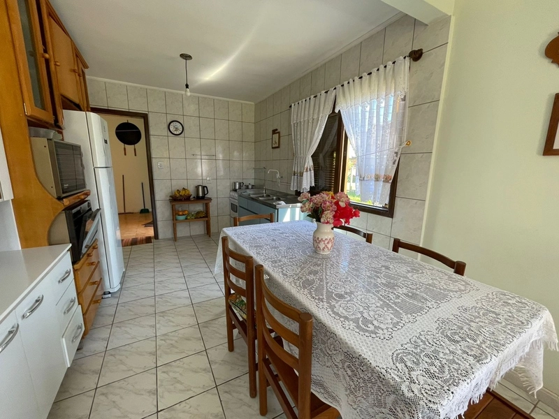 CASA EM TERRENO INTEIRO 2 QUADRAS DO MAR! CAPÃO DA CANOA: 6ª foto da galeria de imagens do imóvel