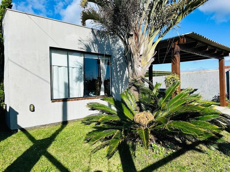 CASA 2 DORMITÓRIOS EM XANGRI-LA