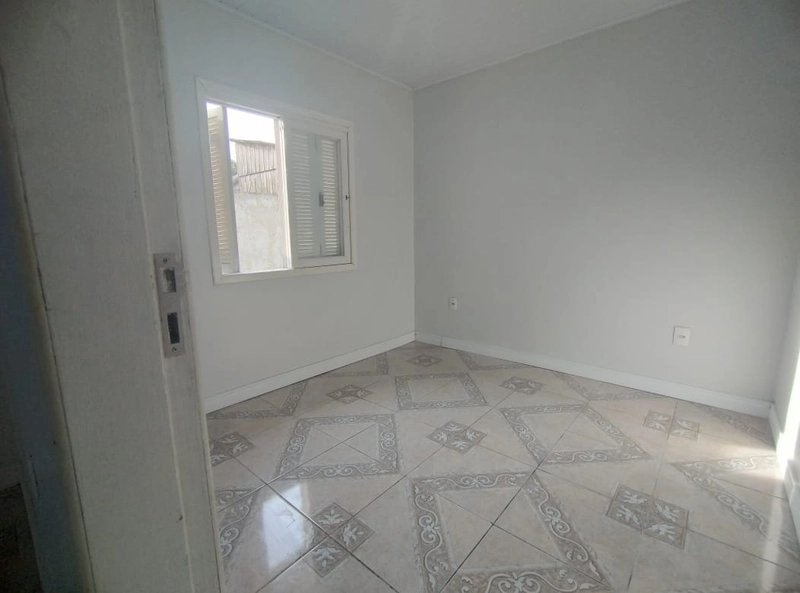 CASA LADO MAR - COM TERRENO INTEIRO / CAPÃO NOVO: 3ª foto da galeria de imagens do imóvel