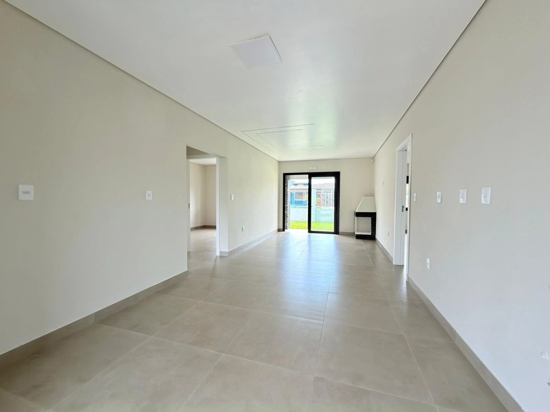 CASA MOBILIADA E DECORADA EM ATLÂNTIDA SUL - PRÓXIMA AO MAR: 7ª foto da galeria de imagens do imóvel