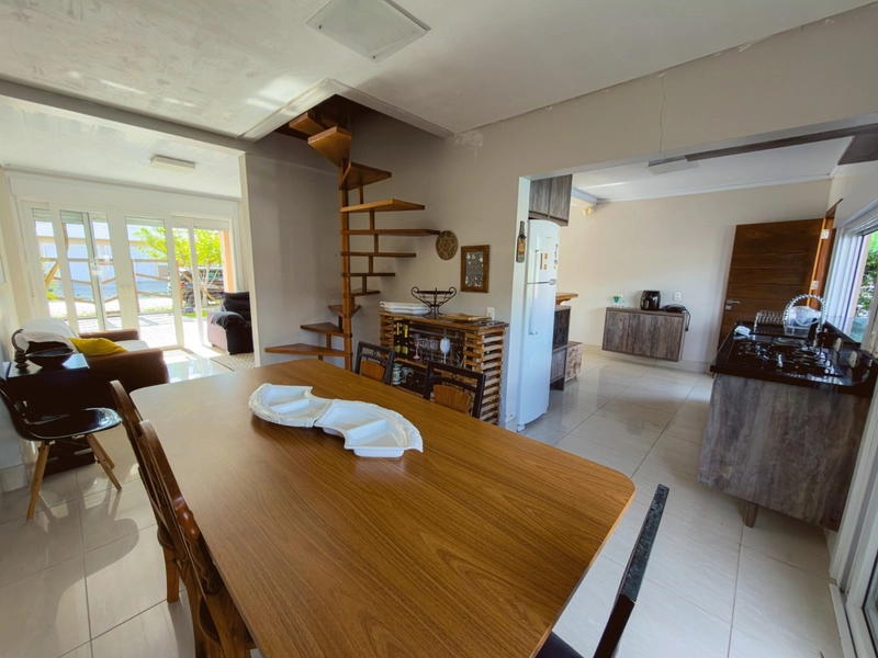 CASA 4 DORMITÓRIOS COM 2 SUÍTES | ATLÂNTIDA - 900 METROS DO MAR: 15ª foto da galeria de imagens do imóvel