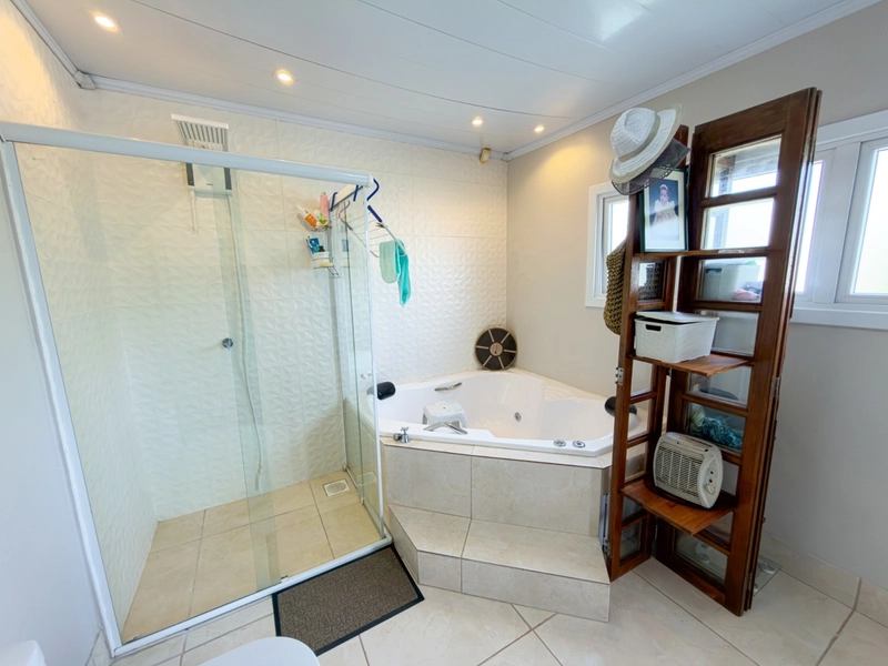 CASA 4 DORMITÓRIOS COM 2 SUÍTES | ATLÂNTIDA - 900 METROS DO MAR: 12ª foto da galeria de imagens do imóvel