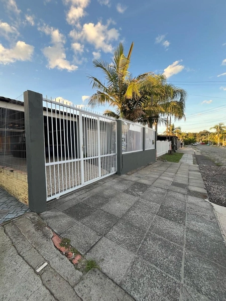 CASA EM CAPÃO NOVO: 2ª foto da galeria de imagens do imóvel