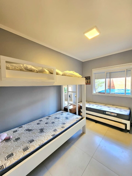 CASA EM CAPÃO NOVO / PADRÃO DIFERENCIADO: 3ª foto da galeria de imagens do imóvel