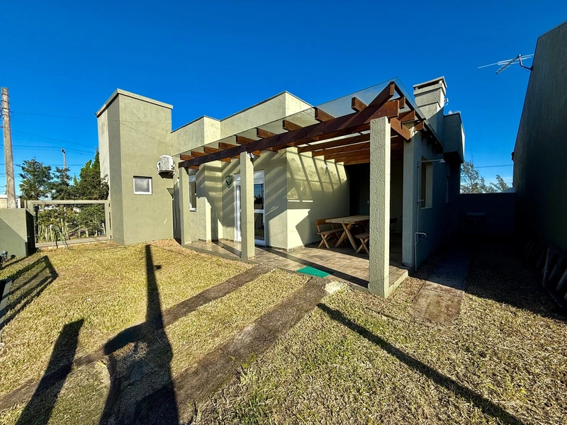 CASA 2 DORMITÓRIOS C/SUÍTE NA PRAIA DE MARIÁPOLIS: 2ª foto da galeria de imagens do imóvel