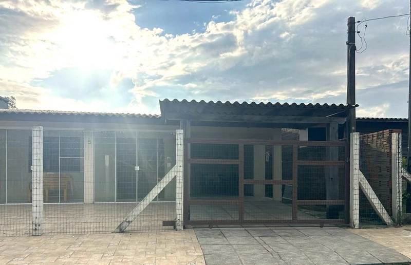 CASA  EM XANGRI-LA - TERRENO INTEIRO: 1ª foto da galeria de imagens do imóvel