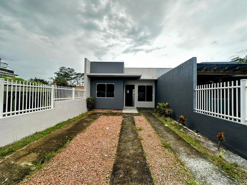 CASA NO VILLAGE | 2 DORMITÓRIOS C/SUÍTE