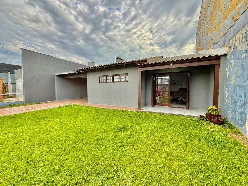 CASA COM 105M² EM ATLÂNTIDA SUL: 1ª foto da galeria de imagens do imóvel