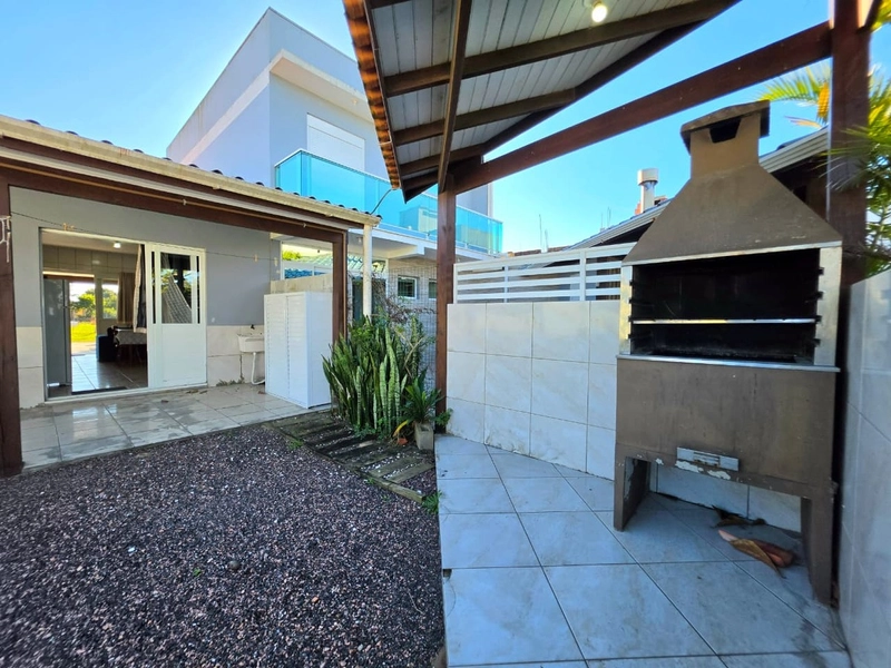 BARBADA! CASA HÁ 01 QUADRA DO MAR - 02 DORMITÓRIOS EM CAPÃO NOVO: 2ª foto da galeria de imagens do imóvel