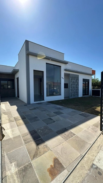 CASA 3 DORMITÓRIOS COM SUITE NO GUARANI