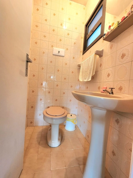 CASA COM 3 DORMITÓRIOS EM CAPÃO NOVO: 2ª foto da galeria de imagens do imóvel