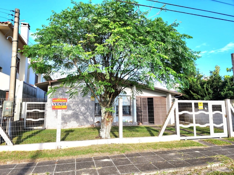 CASA COM 3 DORMITÓRIOS EM CAPÃO NOVO: 16ª foto da galeria de imagens do imóvel