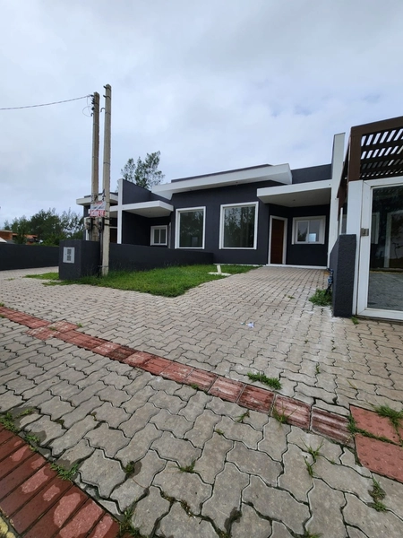CASA 2 DORMITÓRIOS A 100 METROS DO MAR: 1ª foto da galeria de imagens do imóvel