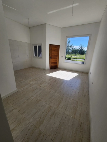 CASA 2 DORMITÓRIOS A 100 METROS DO MAR: 6ª foto da galeria de imagens do imóvel