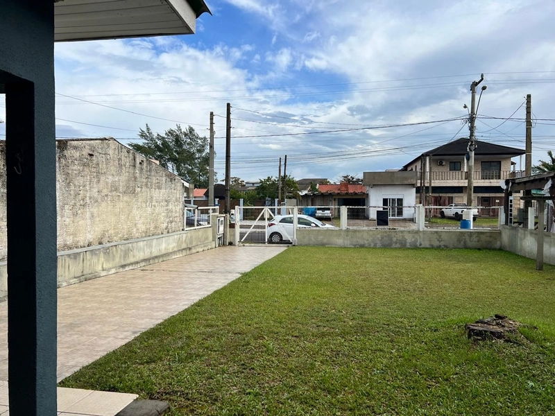 CASA COM TERRENO INTEIRO - 2 DORMITÓRIOS: 3ª foto da galeria de imagens do imóvel