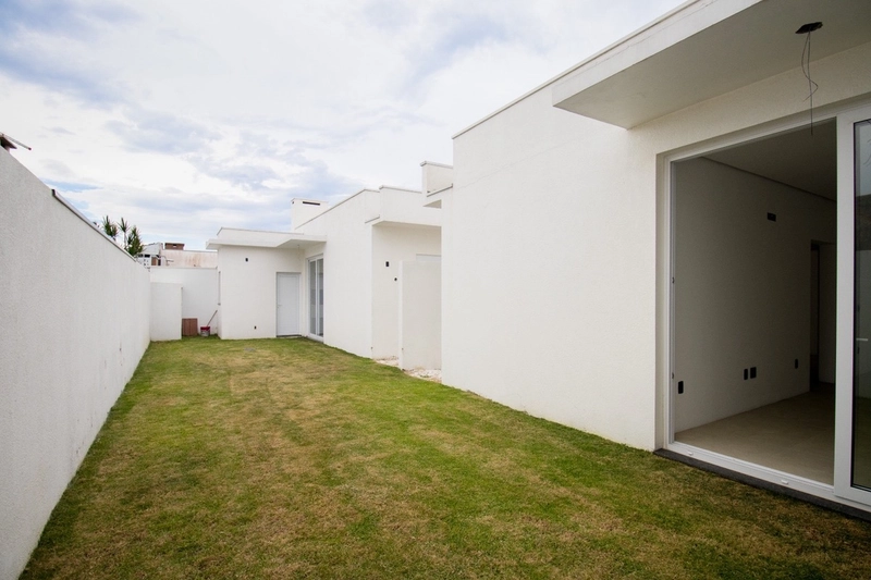 Casa de alto padrão a 01 quadra do mar: 18ª foto da galeria de imagens do imóvel