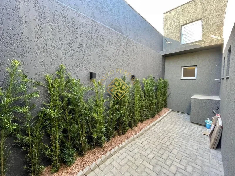 Moderna casa com piscina: 15ª foto da galeria de imagens do imóvel