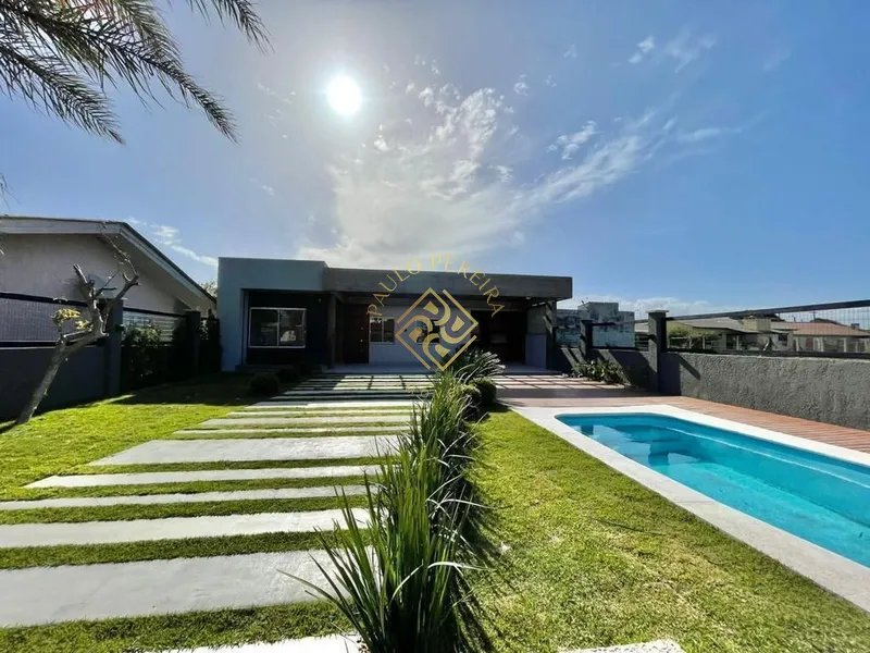 Moderna casa com piscina: 21ª foto da galeria de imagens do imóvel