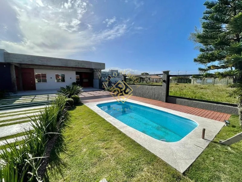 Moderna casa com piscina: 4ª foto da galeria de imagens do imóvel