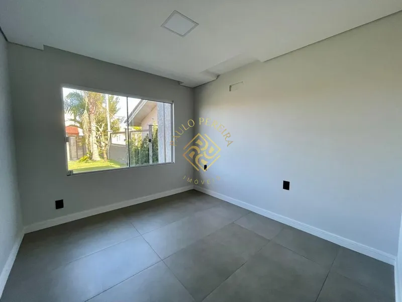 Moderna casa com piscina: 14ª foto da galeria de imagens do imóvel