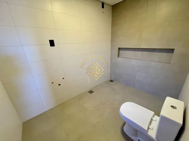 Moderna casa com piscina: 16ª foto da galeria de imagens do imóvel