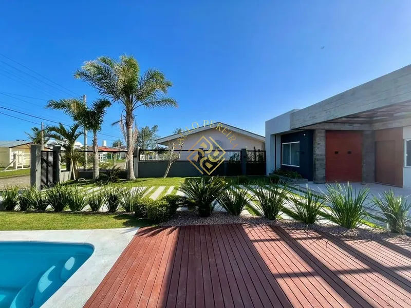 Moderna casa com piscina: 6ª foto da galeria de imagens do imóvel