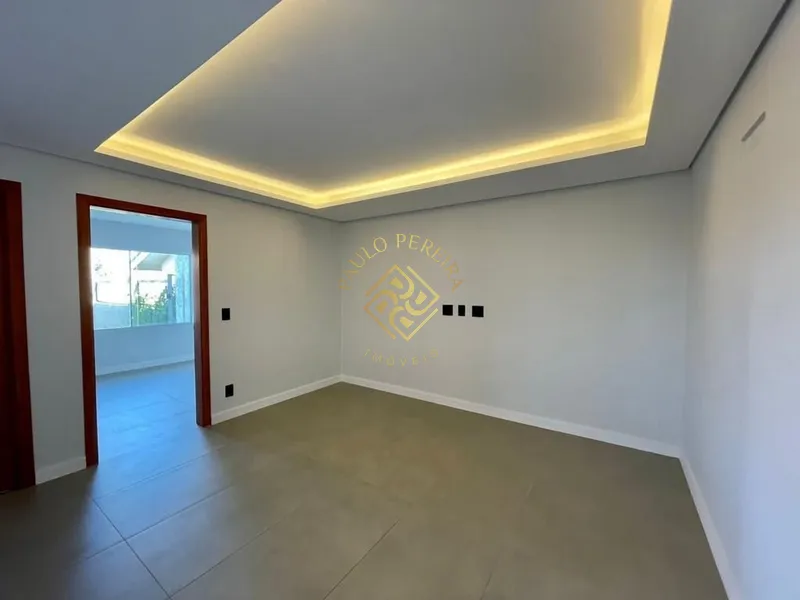 Moderna casa com piscina: 10ª foto da galeria de imagens do imóvel