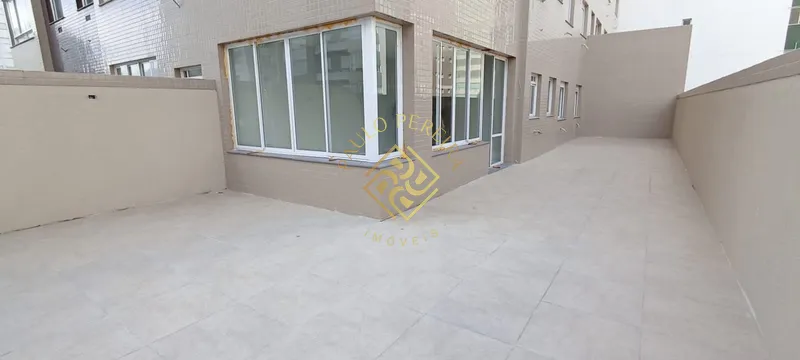 APARTAMENTO COM TERRAÇO EM CAPÃO DA CANOA: 3ª foto da galeria de imagens do imóvel