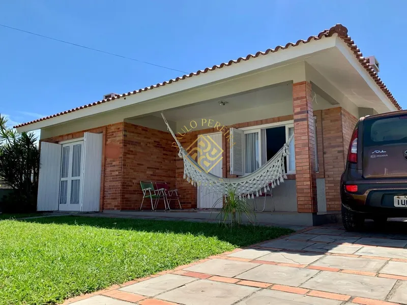 Casa térrea em laje - 4 quadras do mar: 1ª foto da galeria de imagens do imóvel