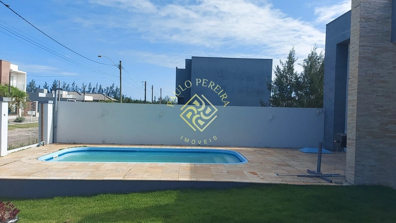 Casa térrea, moderna, frente mar: 2ª foto da galeria de imagens do imóvel