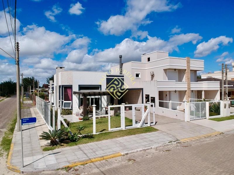 CASA HÁ 50 PASSOS DO MAR: 4ª foto da galeria de imagens do imóvel