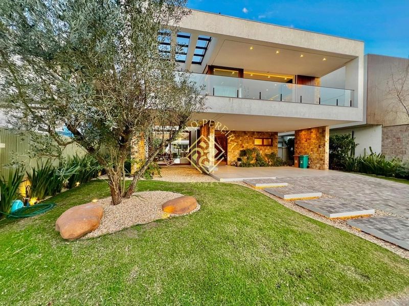 Viva o Incomparável! Casa Mediterrânea à Beira da Lagoa