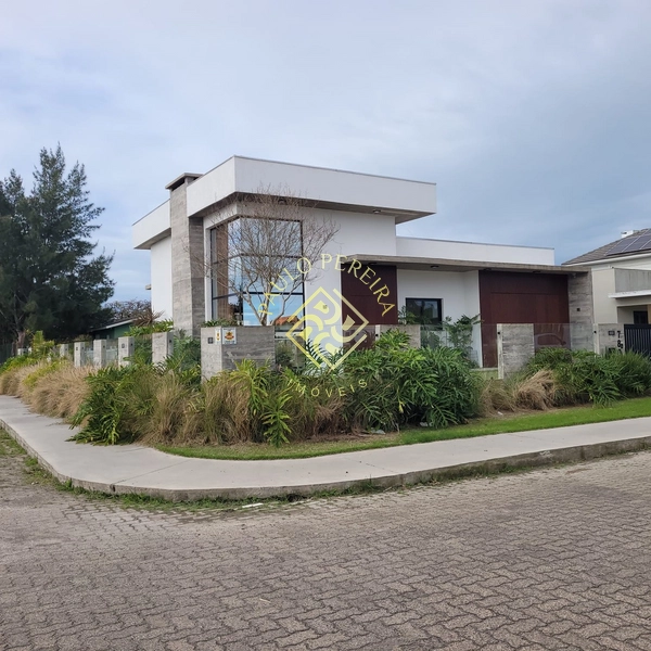 CASA TÉRREA COM 3 SUÍTES: 1ª foto da galeria de imagens do imóvel