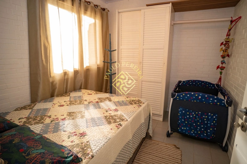 CASA EM MADEIRA NOBRE HÁ 200m DO MAR - ESQUINA DE 450m²: 19ª foto da galeria de imagens do imóvel