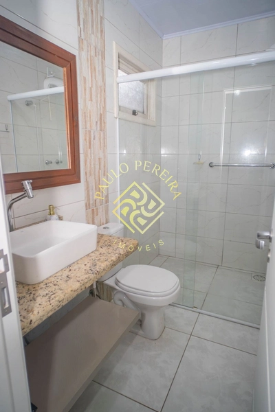 CASA EM MADEIRA NOBRE HÁ 200m DO MAR - ESQUINA DE 450m²: 14ª foto da galeria de imagens do imóvel