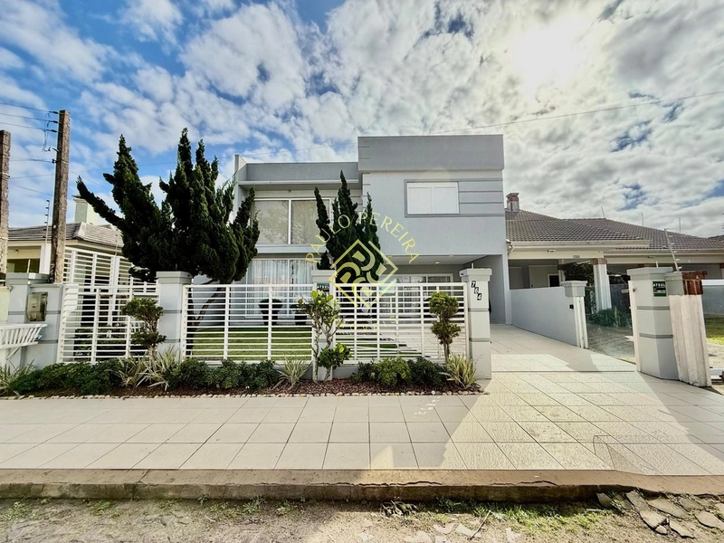 Sobrado Alto Padrão em Atlântida Sul – Mobiliado, Decorado e Pronto Pa