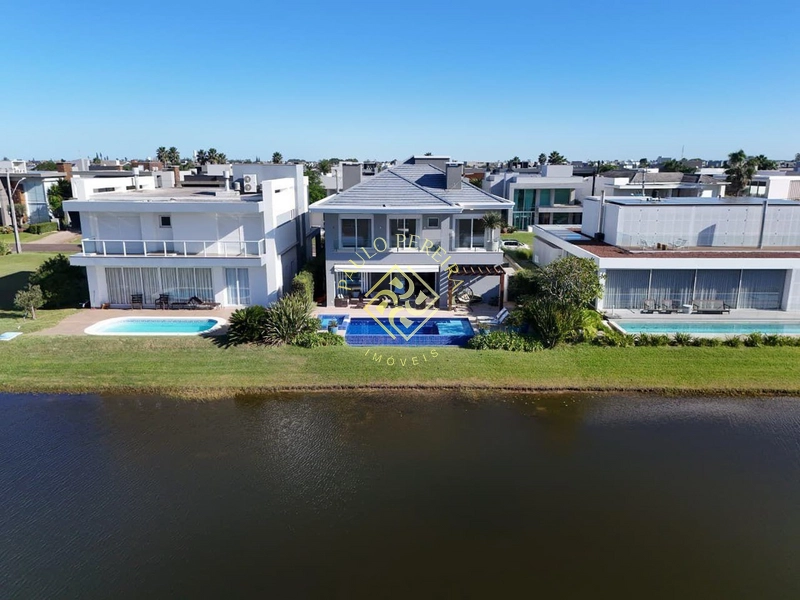 Mansão beira lago: 60ª foto da galeria de imagens do imóvel