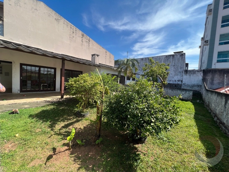 Terreno em Coqueiros com 744 m²: 6ª foto da galeria de imagens do imóvel